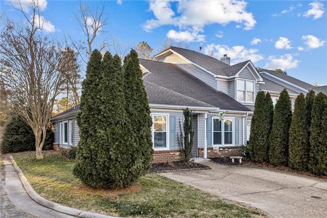 120 Gnarled Oak LN, Yorktown, VA 23692