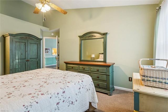 120 Gnarled Oak LN, Yorktown, VA 23692