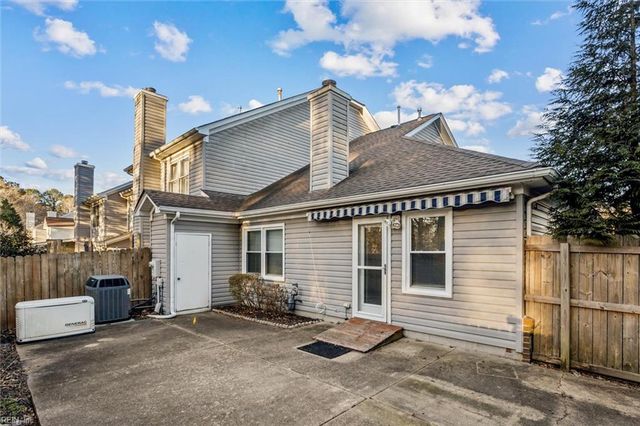 120 Gnarled Oak LN, Yorktown, VA 23692