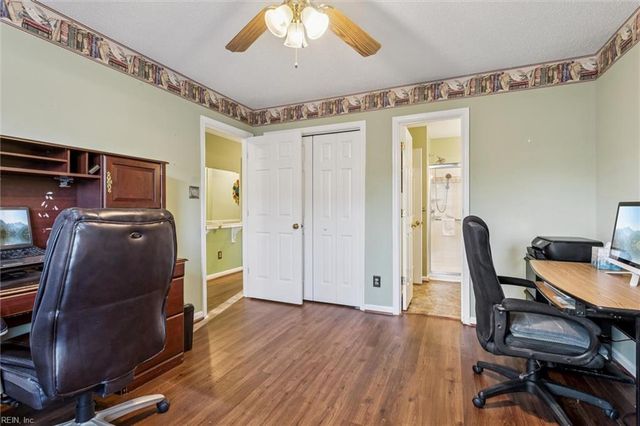 120 Gnarled Oak LN, Yorktown, VA 23692