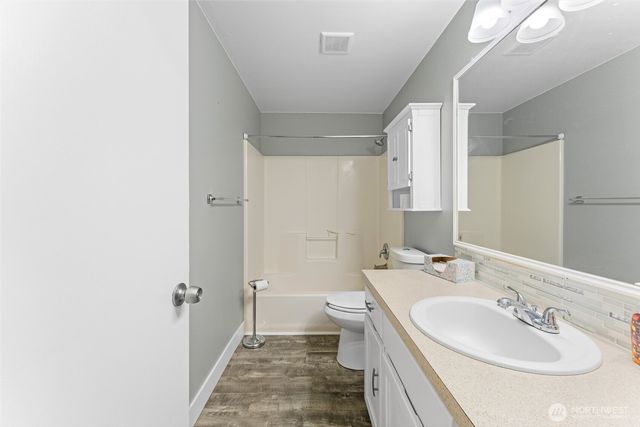 105 Wilshire Way, Kelso, WA 98626