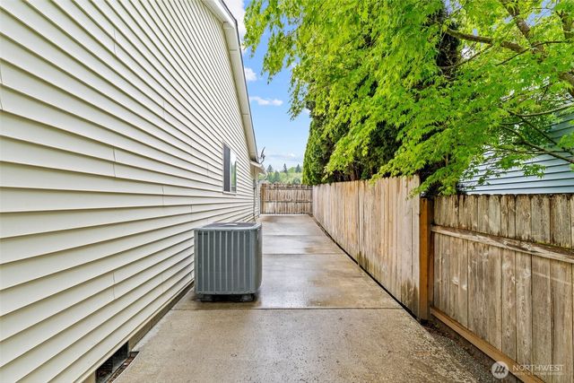 105 Wilshire Way, Kelso, WA 98626