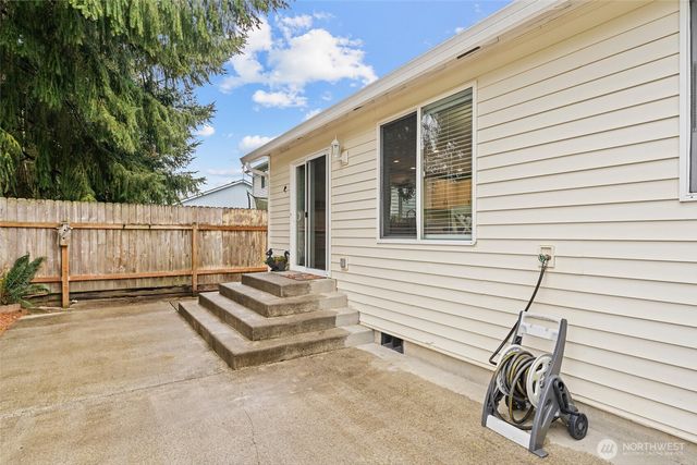 105 Wilshire Way, Kelso, WA 98626