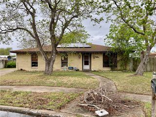 106 Terlingua, Portland, TX 78374