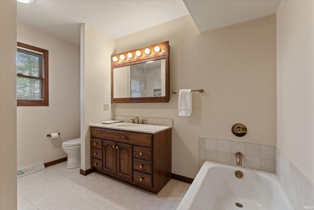 15810 Walnut Pointe, Granger, IN 46530