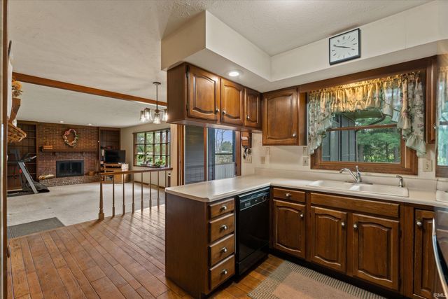 15810 Walnut Pointe, Granger, IN 46530