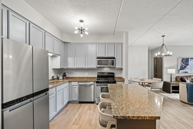 235 N SMITH Street 412, Palatine, IL 60067