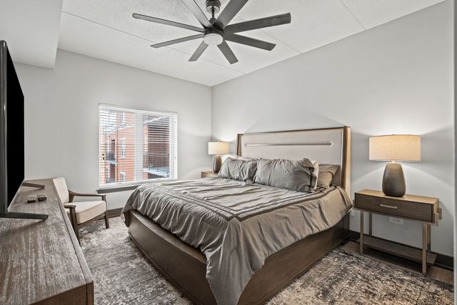 235 N SMITH Street 412, Palatine, IL 60067