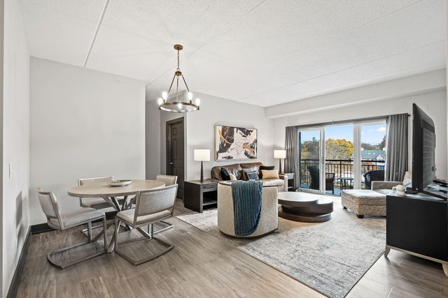 235 N SMITH Street 412, Palatine, IL 60067