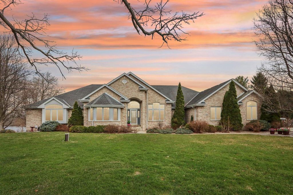 5101 Riverside ROAD, Waterford, WI 53185