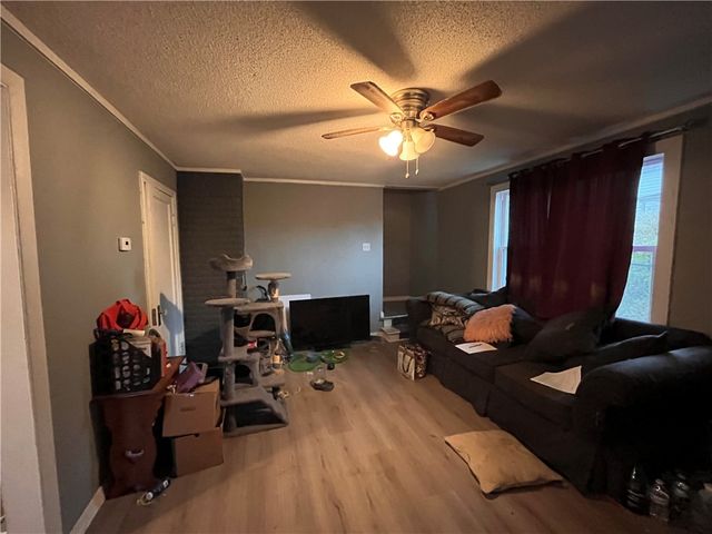 321 E Garfield Avenue, New Castle, PA 16105