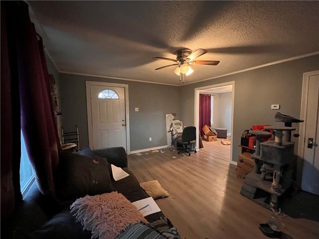 321 E Garfield Avenue, New Castle, PA 16105