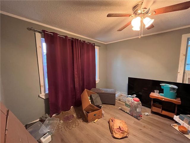 321 E Garfield Avenue, New Castle, PA 16105