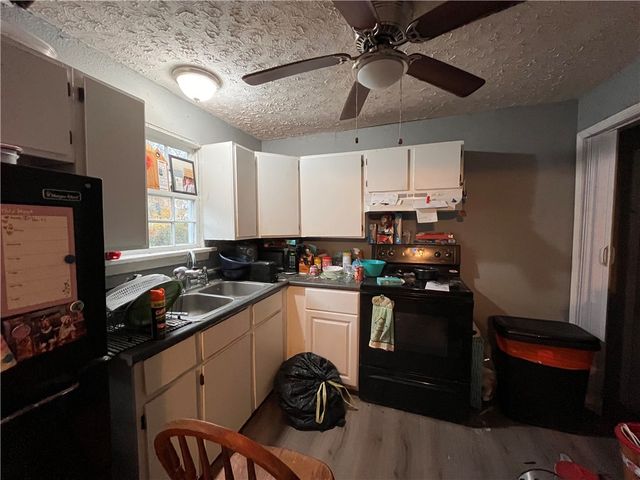 321 E Garfield Avenue, New Castle, PA 16105