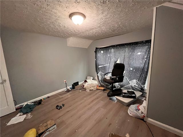 321 E Garfield Avenue, New Castle, PA 16105