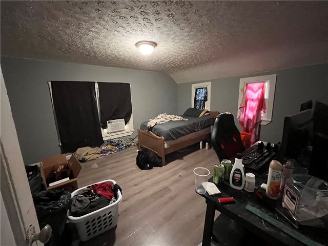 321 E Garfield Avenue, New Castle, PA 16105