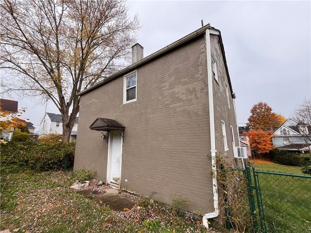 321 E Garfield Avenue, New Castle, PA 16105