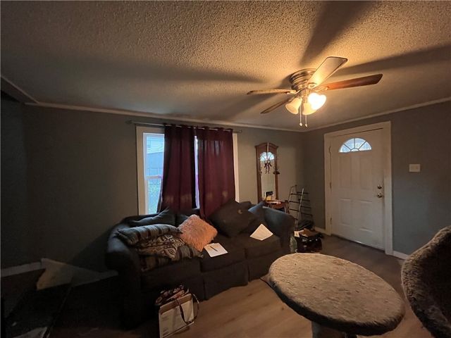 321 E Garfield Avenue, New Castle, PA 16105