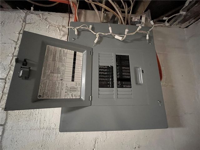 321 E Garfield Avenue, New Castle, PA 16105