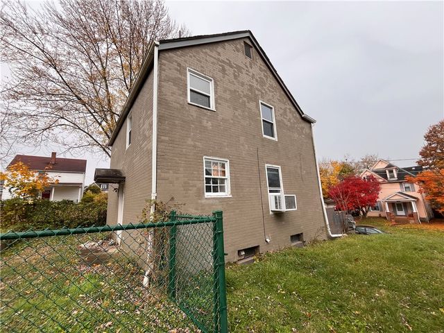 321 E Garfield Avenue, New Castle, PA 16105