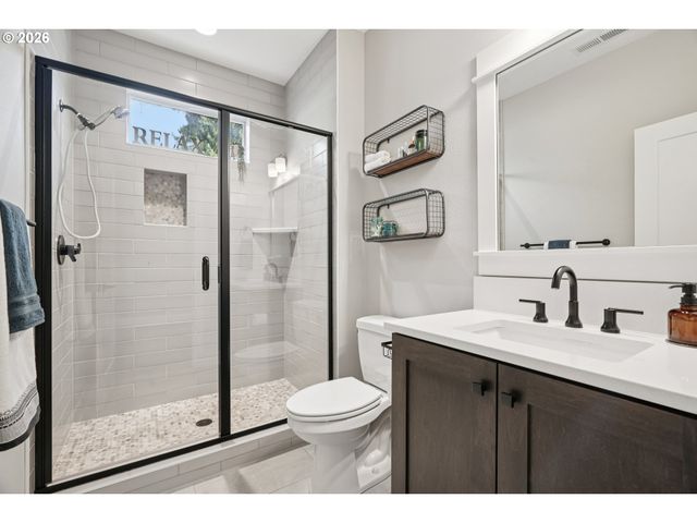 2086 Ne 48TH Ave, Portland, OR 97213