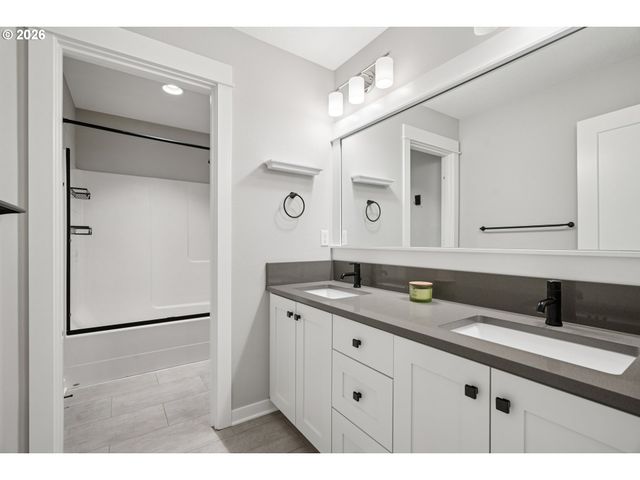 2086 Ne 48TH Ave, Portland, OR 97213