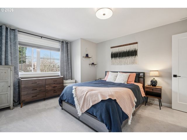 2086 Ne 48TH Ave, Portland, OR 97213