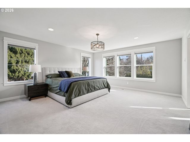 2086 Ne 48TH Ave, Portland, OR 97213