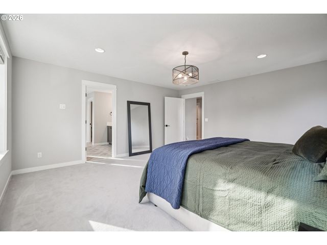 2086 Ne 48TH Ave, Portland, OR 97213