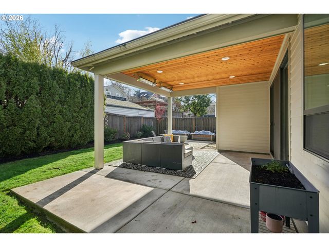 2086 Ne 48TH Ave, Portland, OR 97213