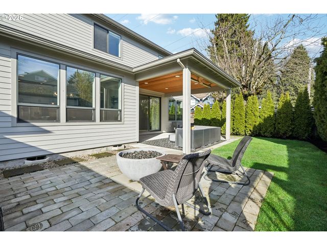 2086 Ne 48TH Ave, Portland, OR 97213