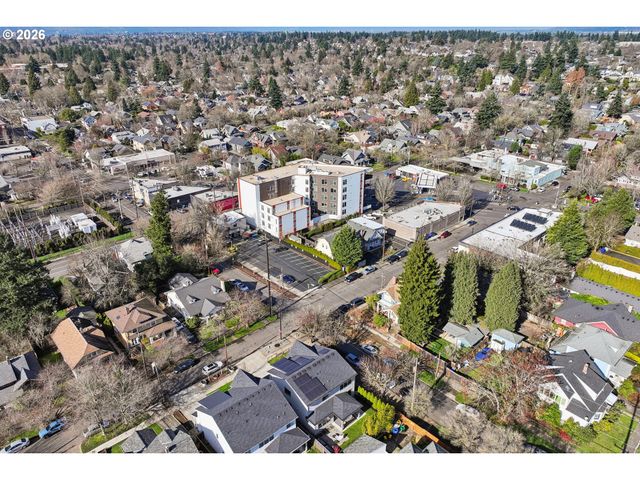 2086 Ne 48TH Ave, Portland, OR 97213