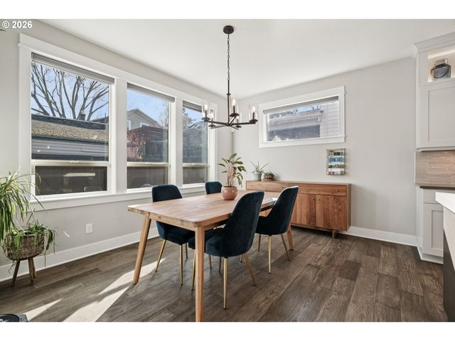 2086 Ne 48TH Ave, Portland, OR 97213