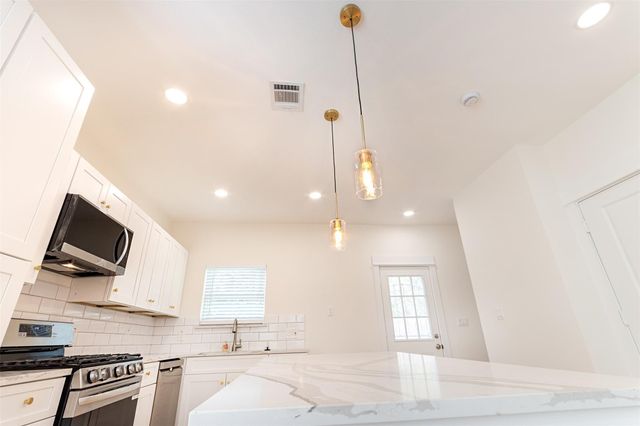 8923 De Priest Street, Houston, TX 77088