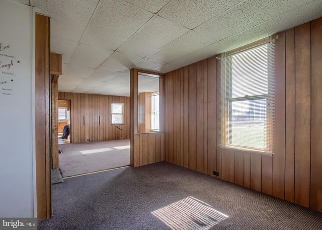 1827 BERRYHILL ST, Harrisburg, PA 17104