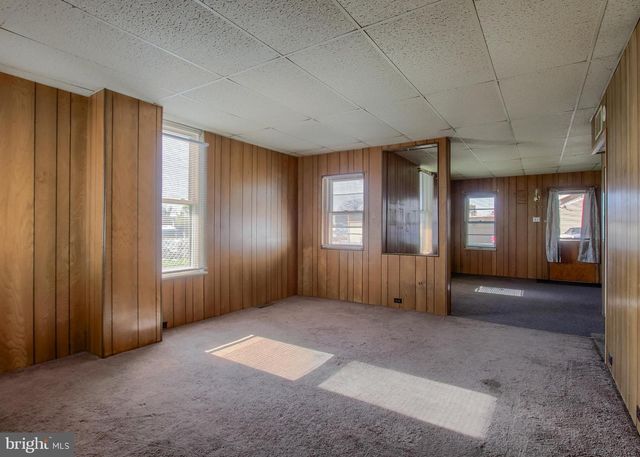 1827 BERRYHILL ST, Harrisburg, PA 17104