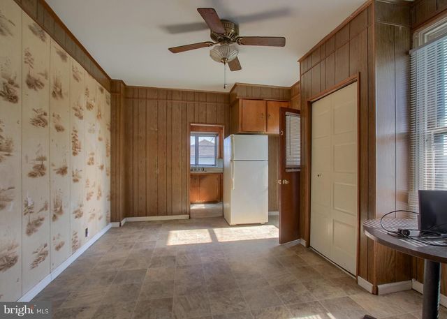 1827 BERRYHILL ST, Harrisburg, PA 17104