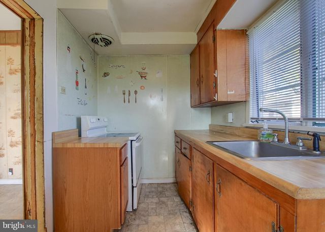 1827 BERRYHILL ST, Harrisburg, PA 17104