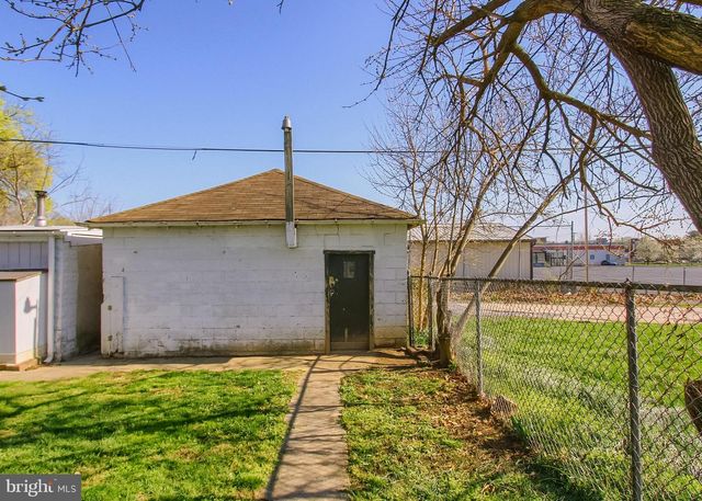 1827 BERRYHILL ST, Harrisburg, PA 17104