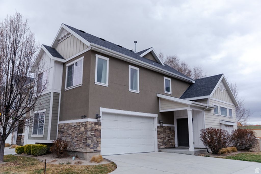 1924 W TRAIL HEIGHTS DR, Riverton, UT 84065