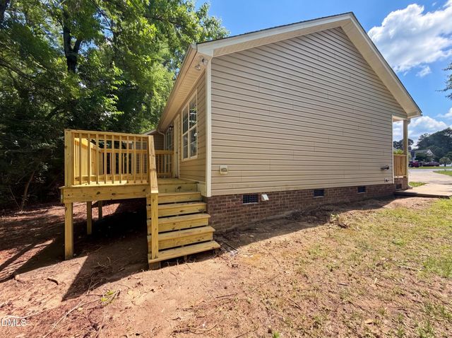 11 N Carolina Avenue, Benson, NC 27504