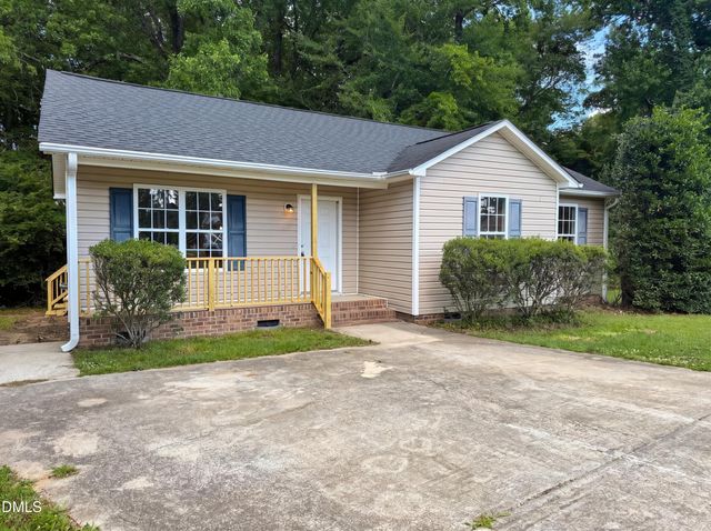 11 N Carolina Avenue, Benson, NC 27504