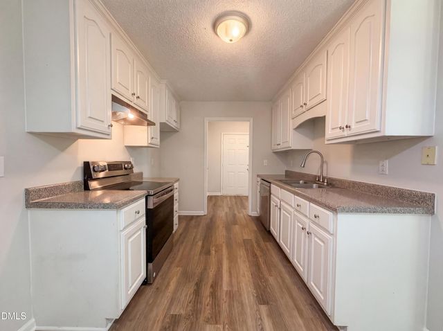 11 N Carolina Avenue, Benson, NC 27504