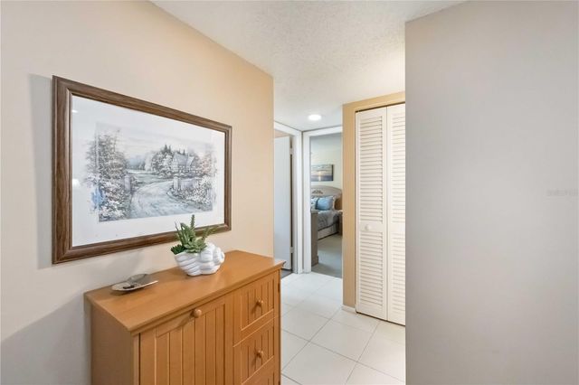 2756 CLUBHOUSE DRIVE 101, Sarasota, FL 34232