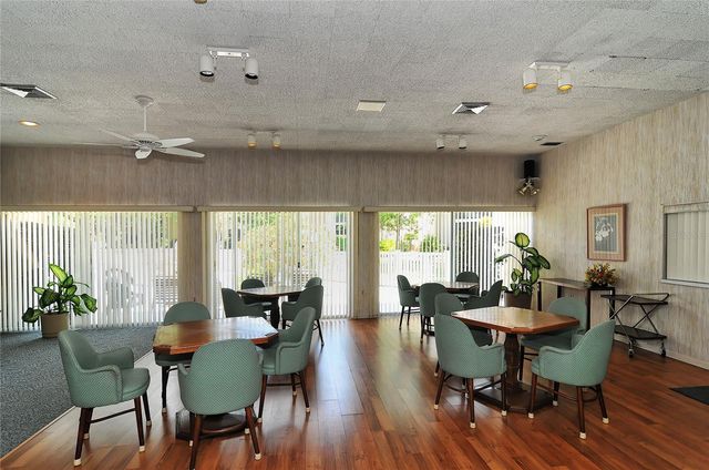 2756 CLUBHOUSE DRIVE 101, Sarasota, FL 34232