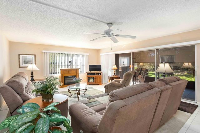 2756 CLUBHOUSE DRIVE 101, Sarasota, FL 34232