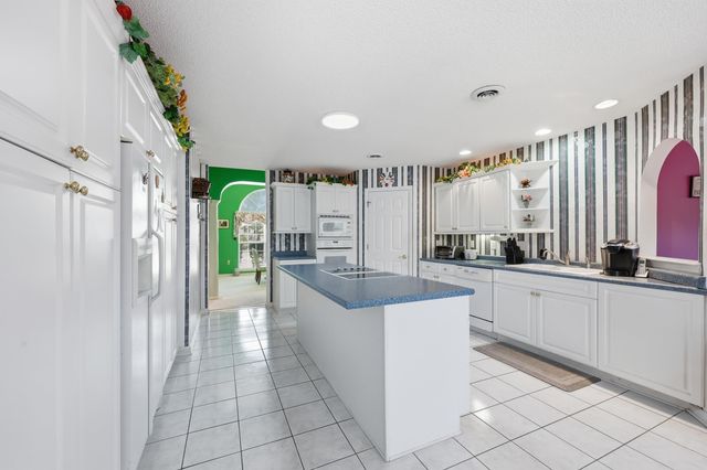 2562 Lake Vista Dr., Little River, SC 29566