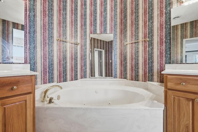 2562 Lake Vista Dr., Little River, SC 29566