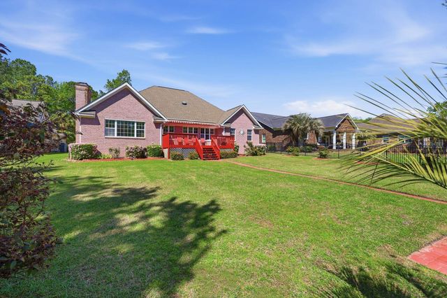 2562 Lake Vista Dr., Little River, SC 29566