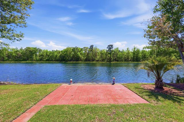 2562 Lake Vista Dr., Little River, SC 29566